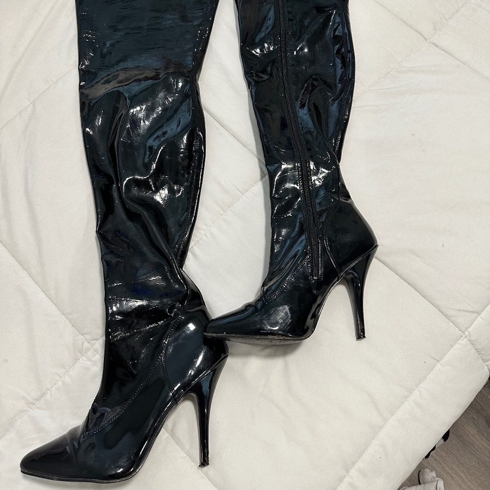 Gorgeous lightly used patent leather “stripper boots”